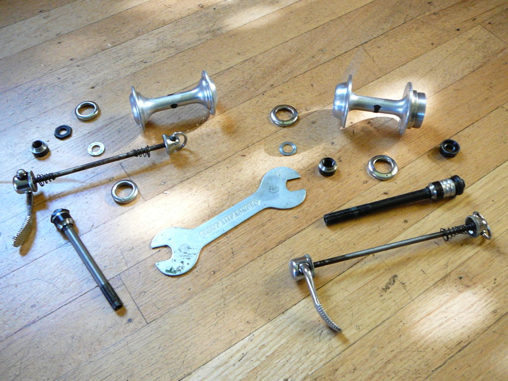 campagnolo nuovo record bicycle hubs disassembled